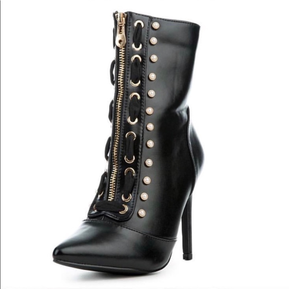 Black dramatic bootie